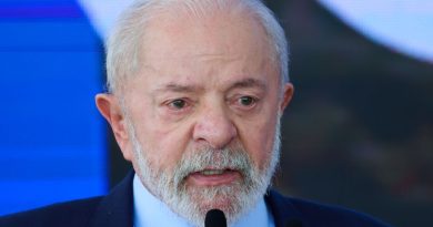 Brasil vai negociar tarifas com EUA antes de tomar medidas, diz Lula