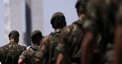 Justiça impede militares de acumular adicionais e evita gasto de R$ 3 bilhões